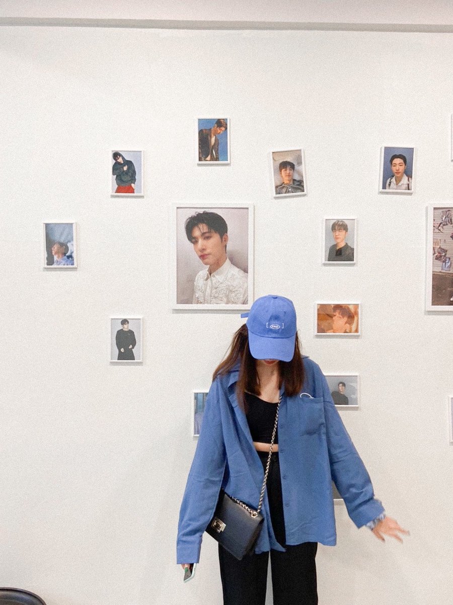 watashine_ko's tweet photo. 🌻B.I BIRTHDAY CAFE 🌻 thanks for always beside hanbin , What is your cosmos? you are my cosmos.🥰 #ForHanbinTH ❤️❤️❤️ https://t.co/JYPGiZqsSq