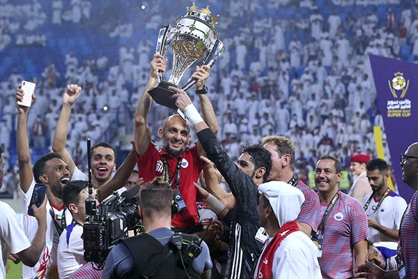 Sl3lF's tweet image. اسطورة ورمز من رموز نادي الشارقة قدم الكثير للنادي على مدار عشرون عام كمدرب ولاعب للشارقة كلمة شكراً لن توفيك حقك ستبقى دائما المدرب الذي عاد الملك لهيبته بعد سنوات من الضياع شكرا لك على كل شيء ونقولها بصريح العبارة شكرا يا افضل مدرب مر علينا في زمن الاحتراف ❤️
#شكرا_العنبري