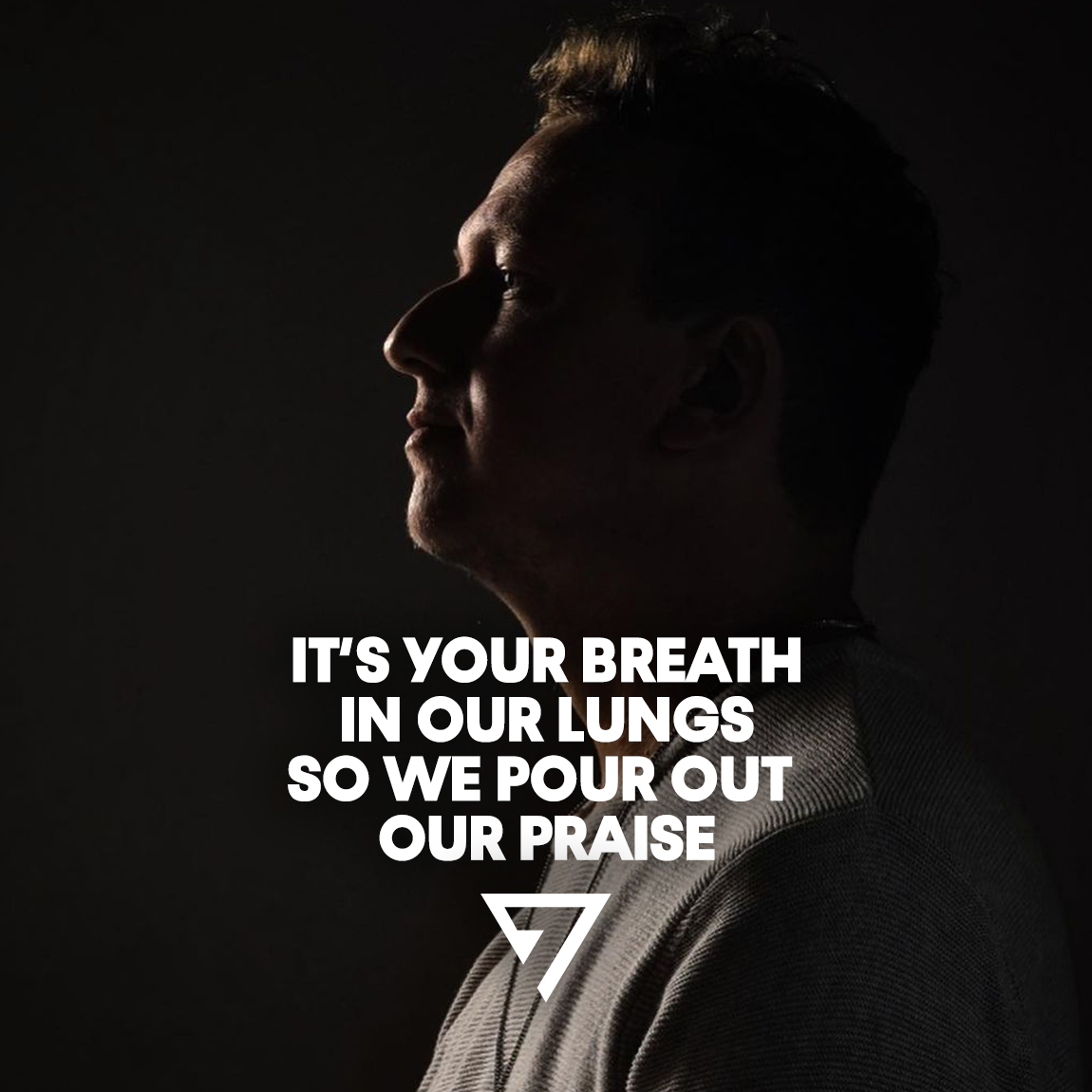 Seven_FM's tweet photo. God geeft leven. Het is zijn adem in onze longen. Luister de remix van 'Great Are You Lord' door @reyermusic vandaag en #LiveTheMusic! #SevenFM https://t.co/RjamQfn4zF
