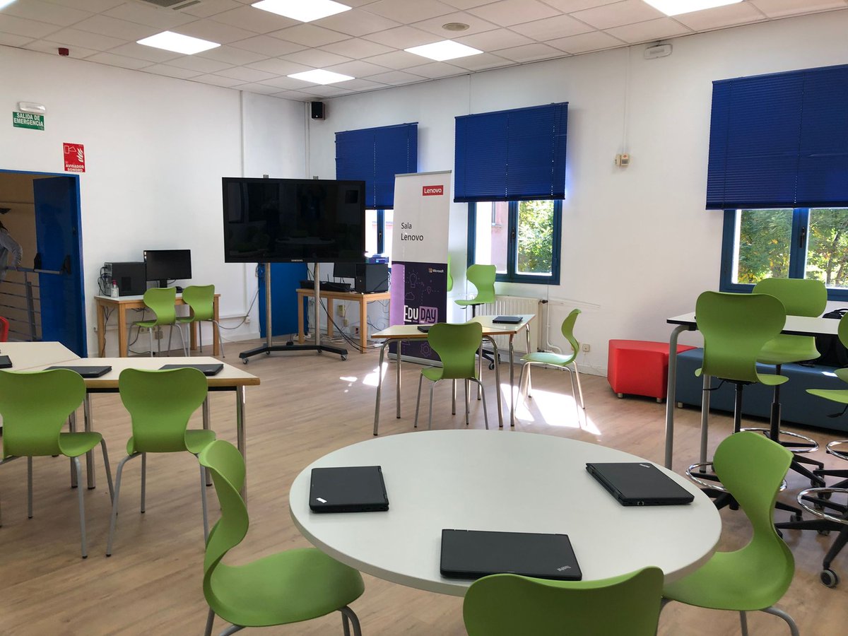 MariaComin1's tweet photo. Taller de creación de contenido interactivo con @OneNoteEDU de la mano de @LenovoES y @Glb_Learning. #EduDayMadrid2021 @educacmadrid @MicrosoftEduEsp https://t.co/J6WLBnTa4F