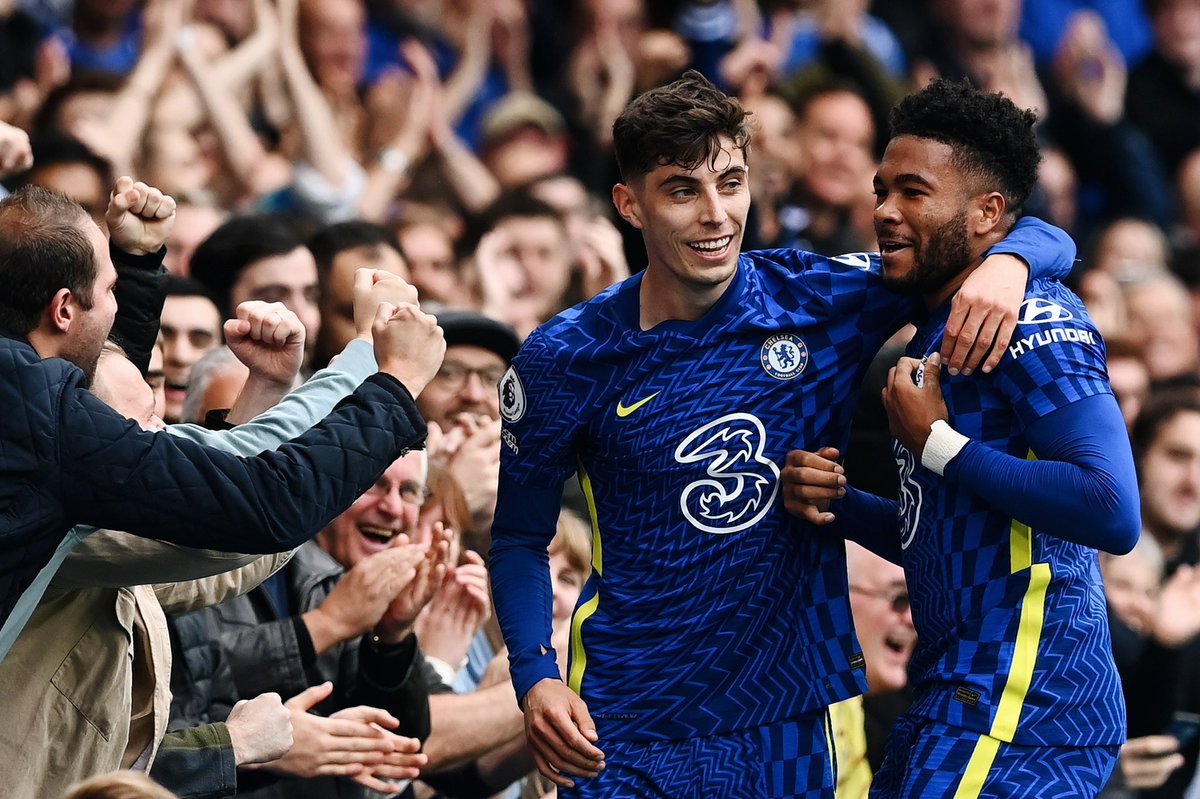 kaihavertz29's tweet photo. Back into the crowd with @reecejames_24 https://t.co/oruT2BgVdQ