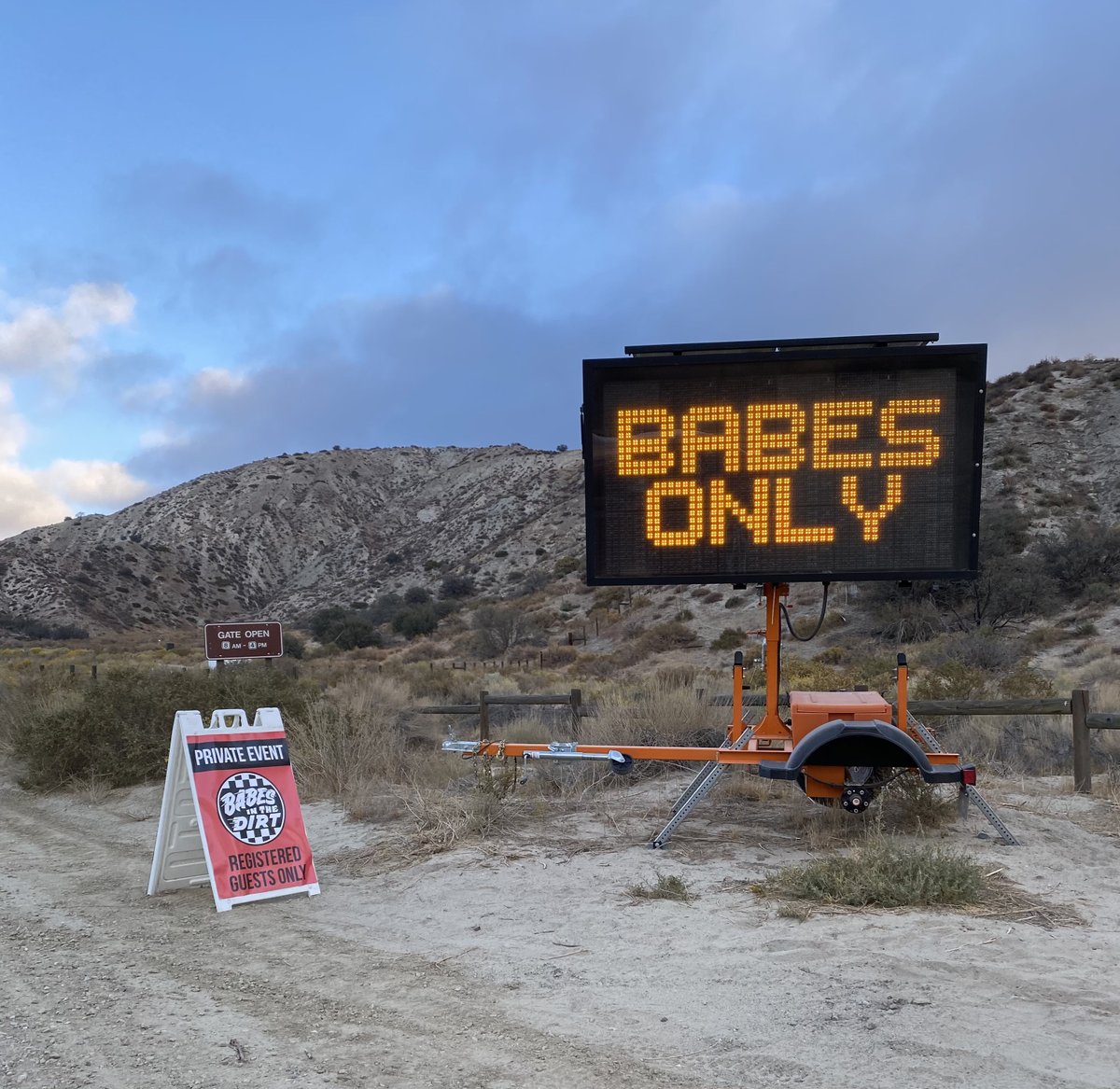 RideDunlop's tweet photo. Day 2 at @babesinthedirt Let’s ride!!
#RideDunlop #GirlsWhoRide #BabesInTheDirt #BabesOnly https://t.co/d008gXx9bN