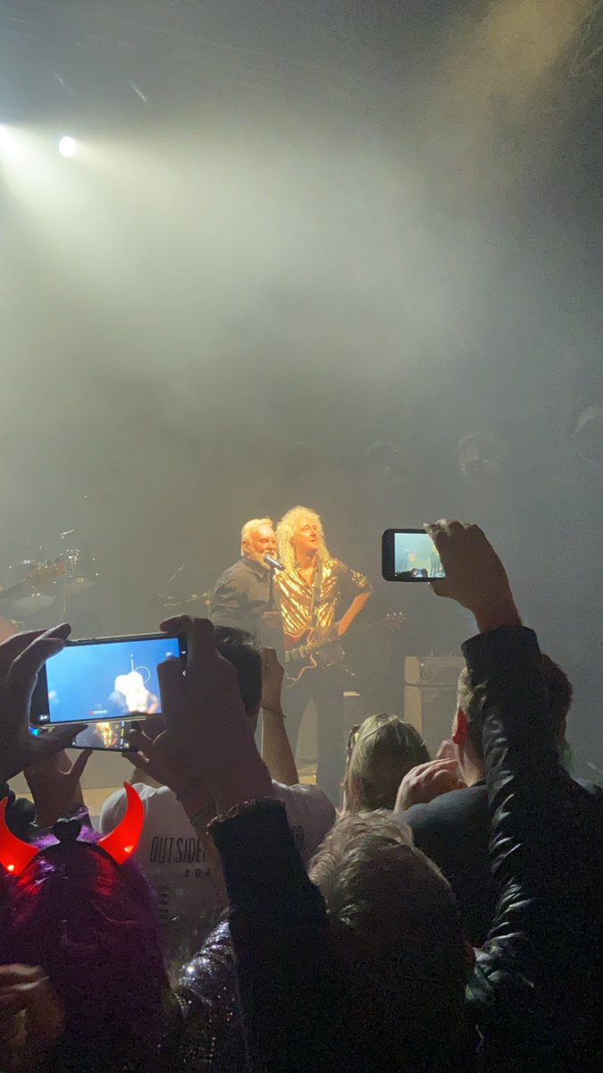 deacybreakfree's tweet photo. HI IM LATE BUT ROG LITERALLY BROUGHT BRIAN OUT I GOT TO SEE BOTH OF THEM IM?!?!;$;$; https://t.co/NF2eXDXnil