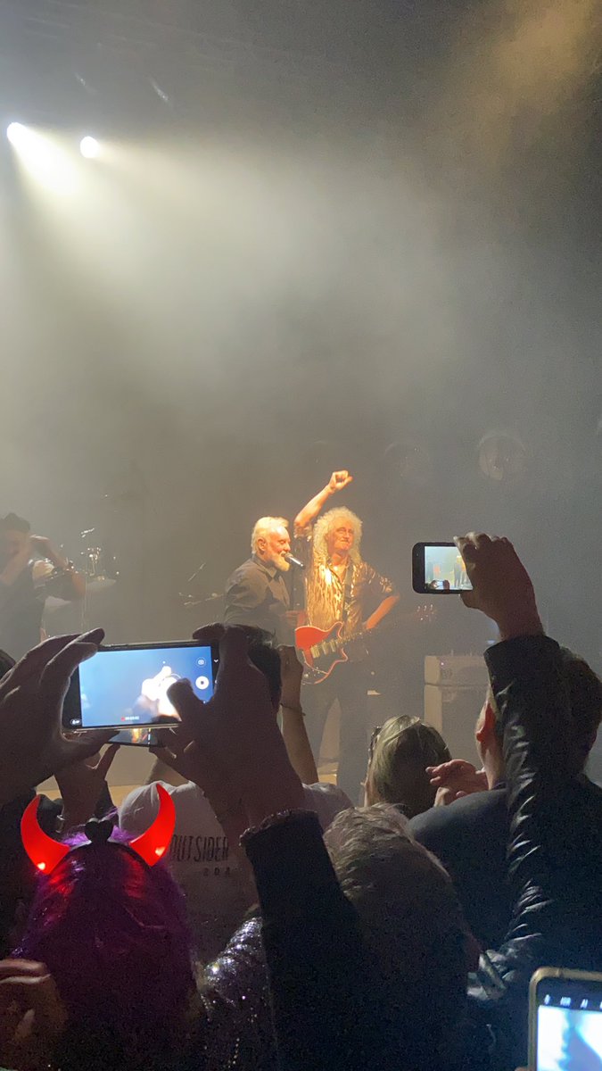 deacybreakfree's tweet photo. HI IM LATE BUT ROG LITERALLY BROUGHT BRIAN OUT I GOT TO SEE BOTH OF THEM IM?!?!;$;$; https://t.co/NF2eXDXnil