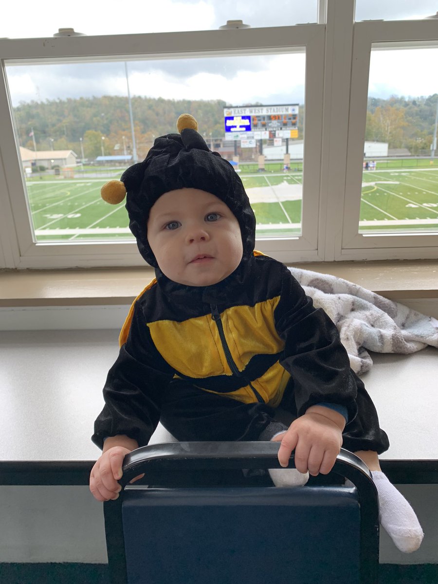 OMG the cutest little Bee cheering on East Fairmont today! 🐝 <a href="/EF_wsoc/">EF Lady BEES Soccer</a>