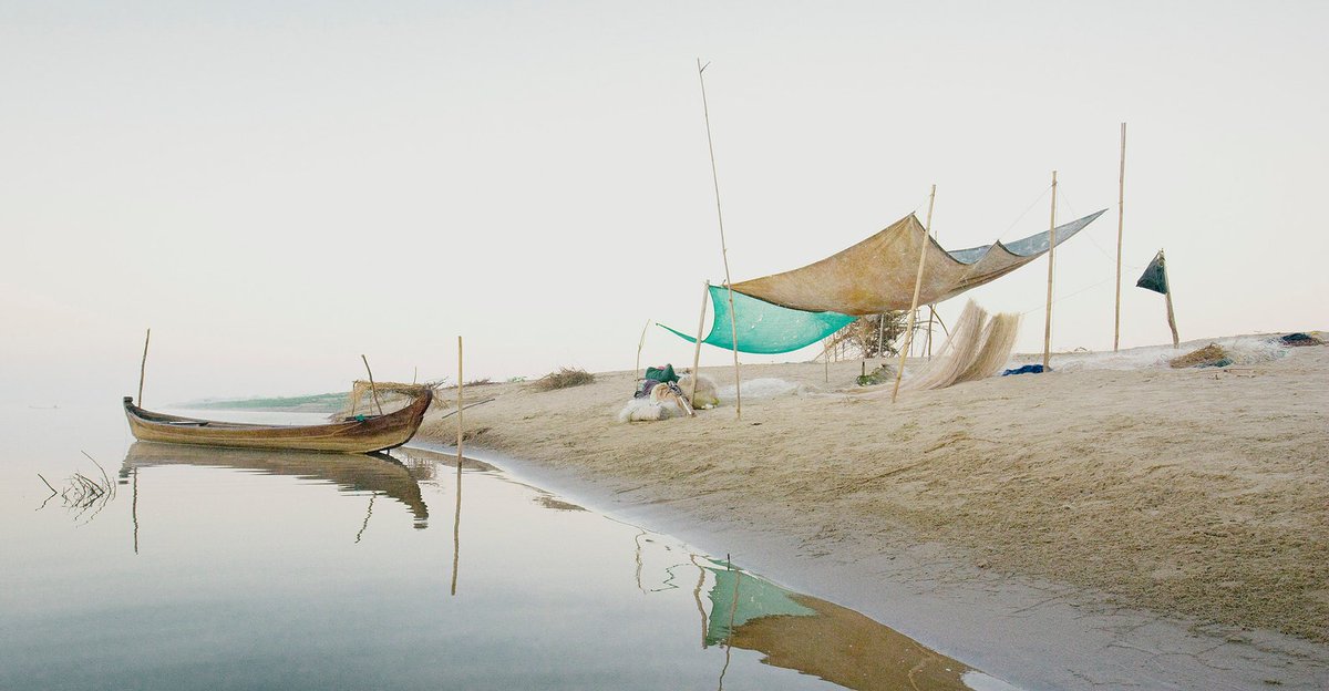 PhotosMyanmar's tweet photo. 'Paradise, first day' is a wonderful photo by @ivan_friedman 
The image captures such a peaceful and beautiful seascape.

Support #Myanmar by buying a print: 
https://t.co/pSvy4Pfj2F
https://t.co/YuYTYpQay8

#PhotosForMyanmar https://t.co/yEWGlNFHXI