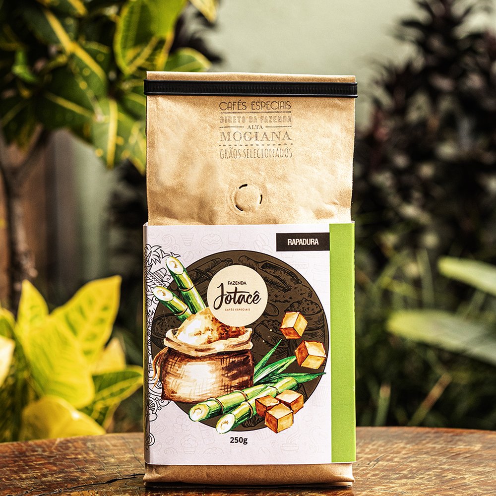 KawaCafe's tweet photo. O sertanejo raiz não come jujubinha, marshmallow ou mousse de chocolate, é RAPADURA! https://t.co/mVLnlckt4F