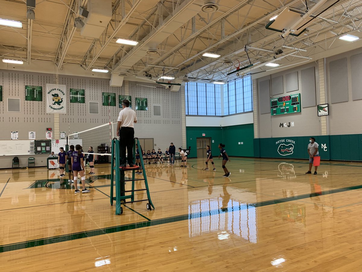 Cheering on our 7th grade huskies!
<a href="/PrincipalPaz/">Dr. David Paz</a>