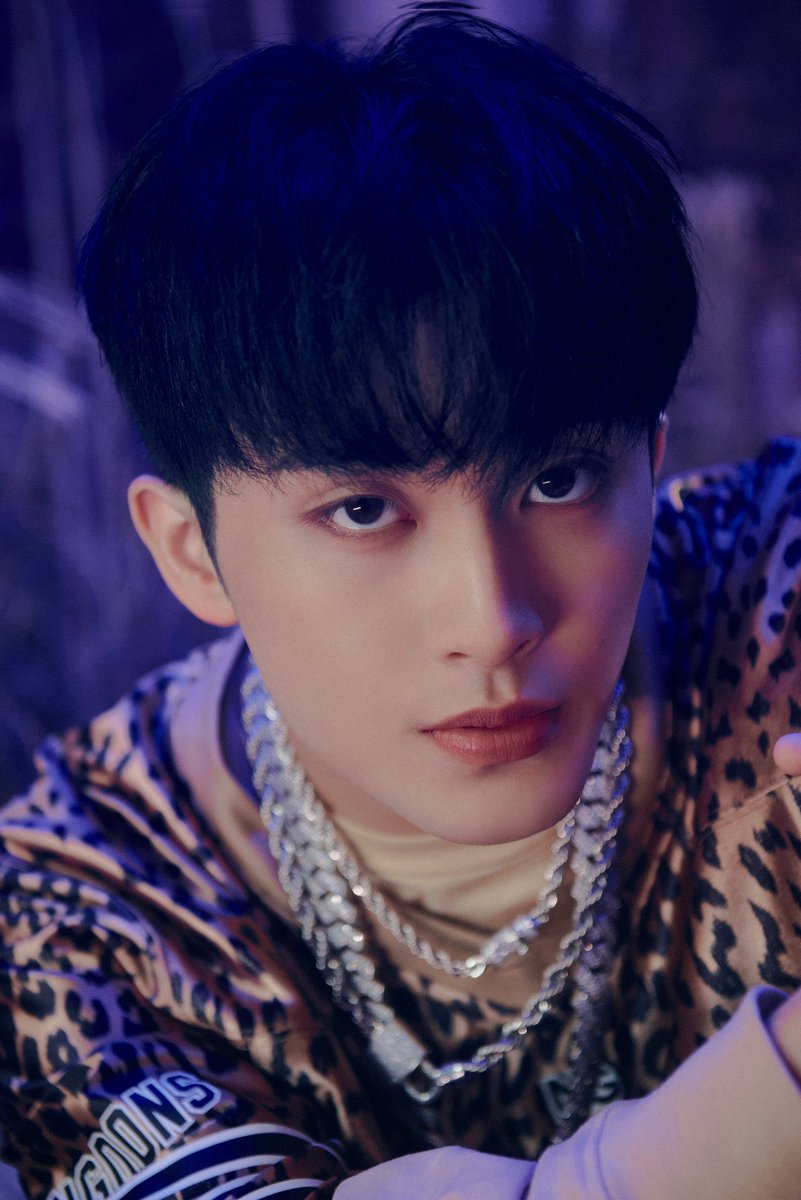 LOOKSMKL's tweet photo. TRAGIC #MARK https://t.co/jaHZfGZz7s