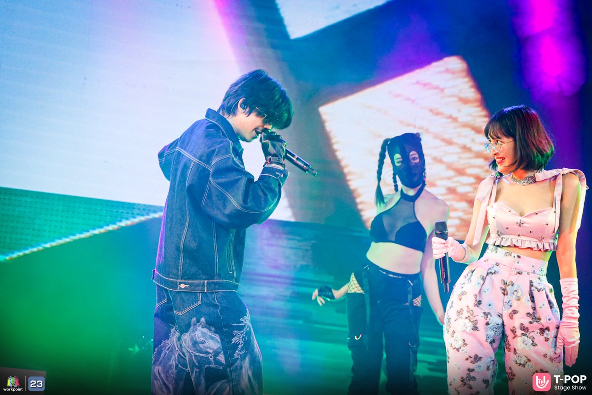 StageTpop's tweet photo. เพลง #เดี๋ยวจะโดนโป้ง
ศิลปิน NAMEMT x 1-FLOW ft. DEERLONG
#NAMEMT #1FLOW #DEERLONG
ช่องทางการดาวน์โหลด
-iOS >> https://t.co/e9dc9sK8JW
-Andriod >> https://t.co/ZOERMNcYJR
🚩#TPopStageShow #TPopStageShowEP8
ทุกคืนวันเสาร์ เวลา 21.30 น. #Workpoint23 https://t.co/iw6EUHG3JE