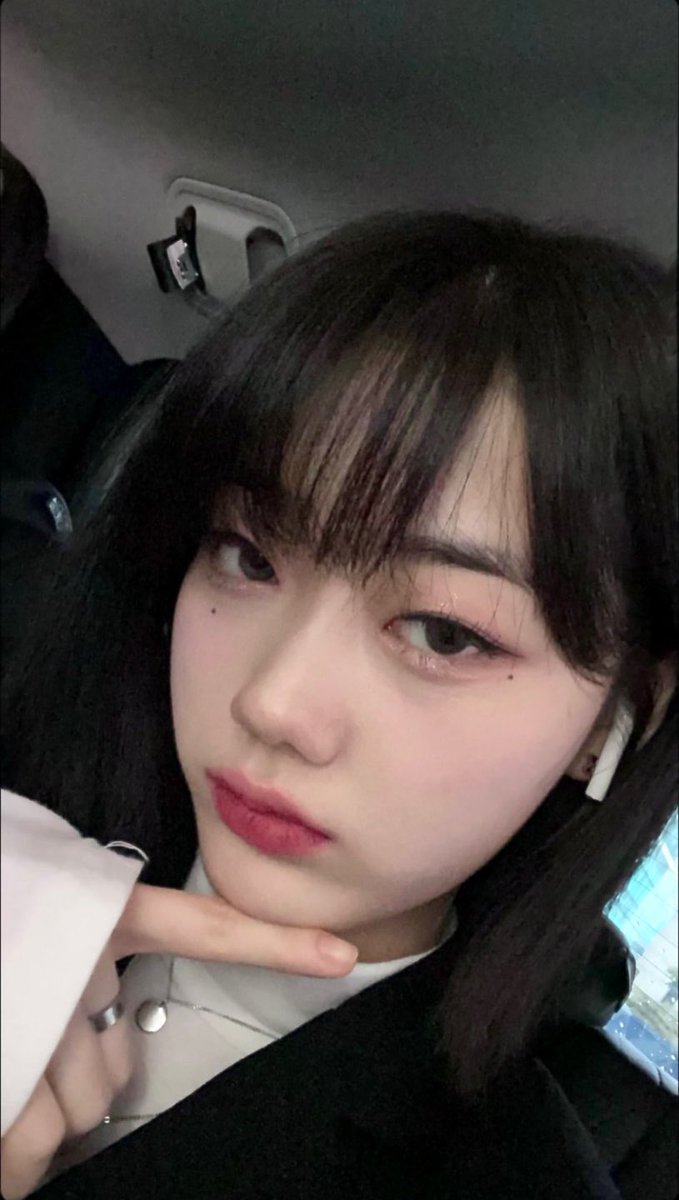 witcherspic's tweet photo. roa [via twitter]
#위쳐스 #로아 https://t.co/ueJHfJJgEB