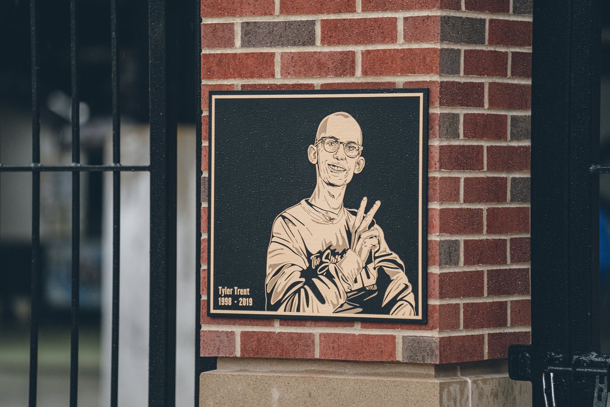 🔨⬇️ 𝐇𝐀𝐌𝐌𝐄𝐑 𝐃𝐎𝐖𝐍 𝐂𝐀𝐍𝐂𝐄𝐑. Thank you @PUCancerCenter for your efforts in the continued fight against cancer. 

We miss our friend, Tyler, and think about him every day. Forever our captain!