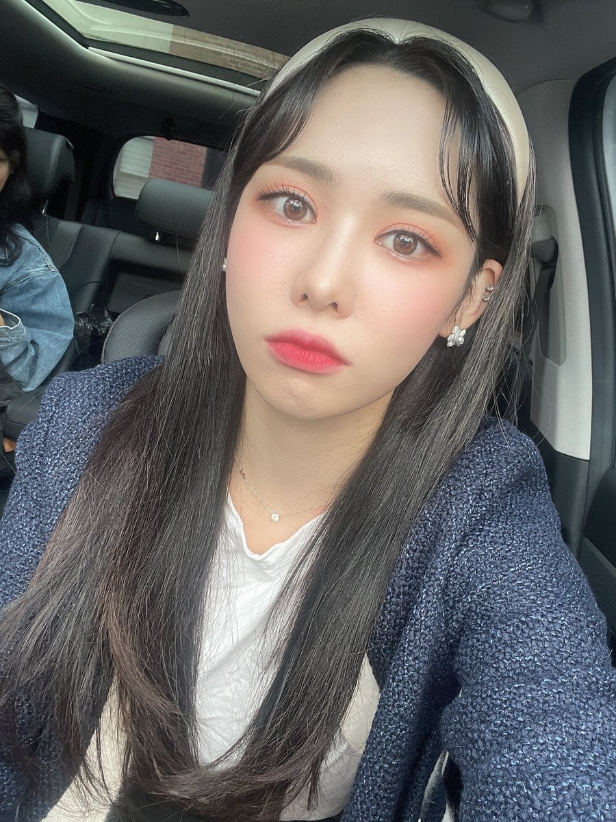 witcherspic's tweet photo. saebom [via twitter]
#위쳐스 #새봄 https://t.co/s5gvACvrSB