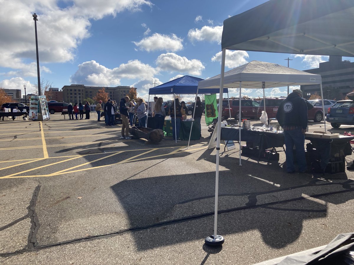 GrosscupMuseum's tweet photo. We’re having a great time at Michigan Archaeology Day! Come join us at the @MIHistoryCenter until 4pm. #archaeology #puremichigan https://t.co/OtJGrasxKF
