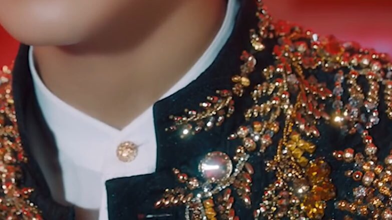 LHCLOOKS's tweet photo. lee haechan￼’s ethereal details✨ https://t.co/uOqCOtS2cZ