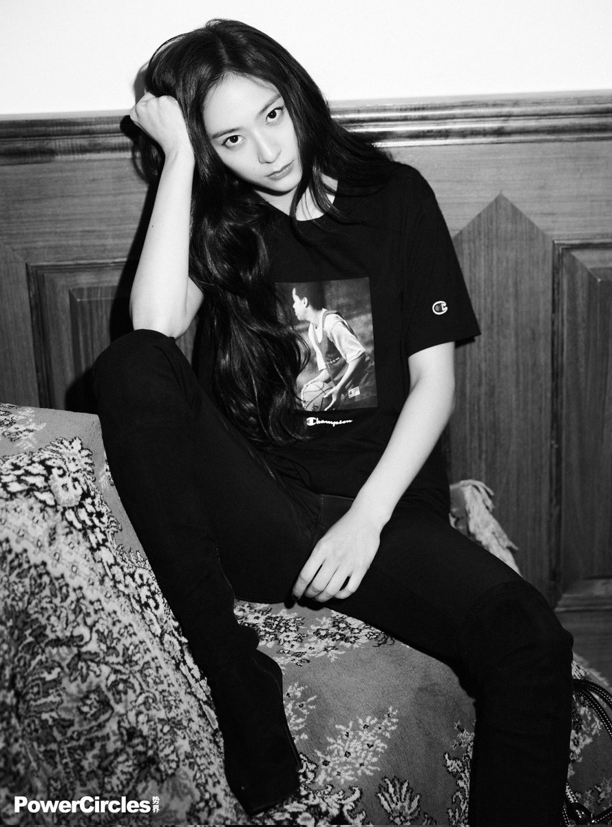 stalx4's tweet photo. Happy Birthday our Soojungie! 
#Krystal28thAutumn 
#HappyKrystalDay https://t.co/yPm2nEJNoh