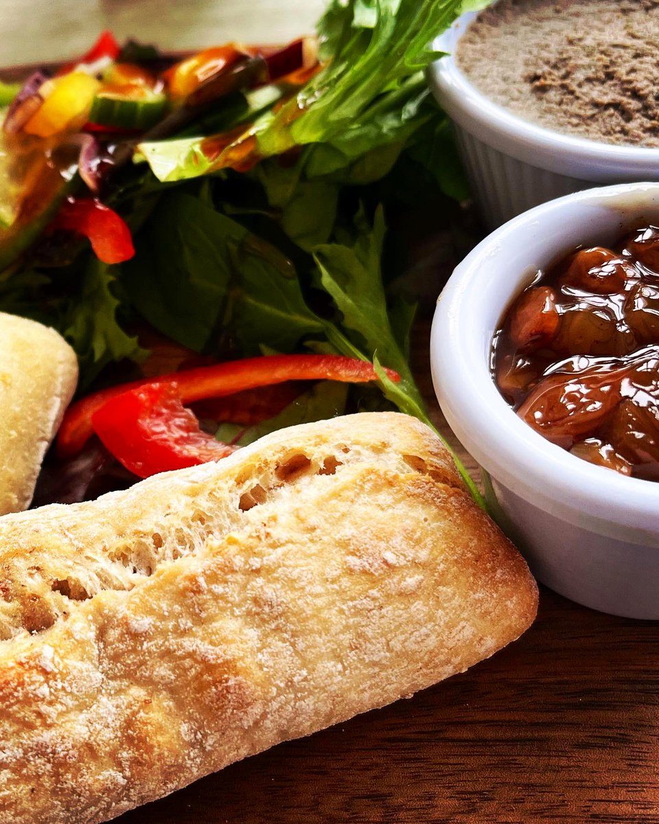 Cat 🏴󠁧󠁢󠁷󠁬󠁳󠁿 tweet media