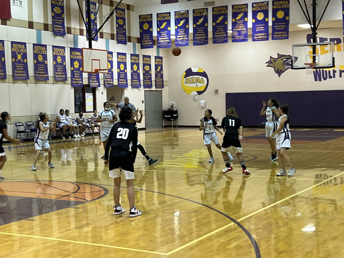 Ljuarez_IES's tweet photo. It’s a beautiful Saturday morning to come and support the Lady Wolves🐺🏀🐺 #WolfpackStrong #TeamSISD #LeadWithYour❤️ https://t.co/gUVEy7nzpH