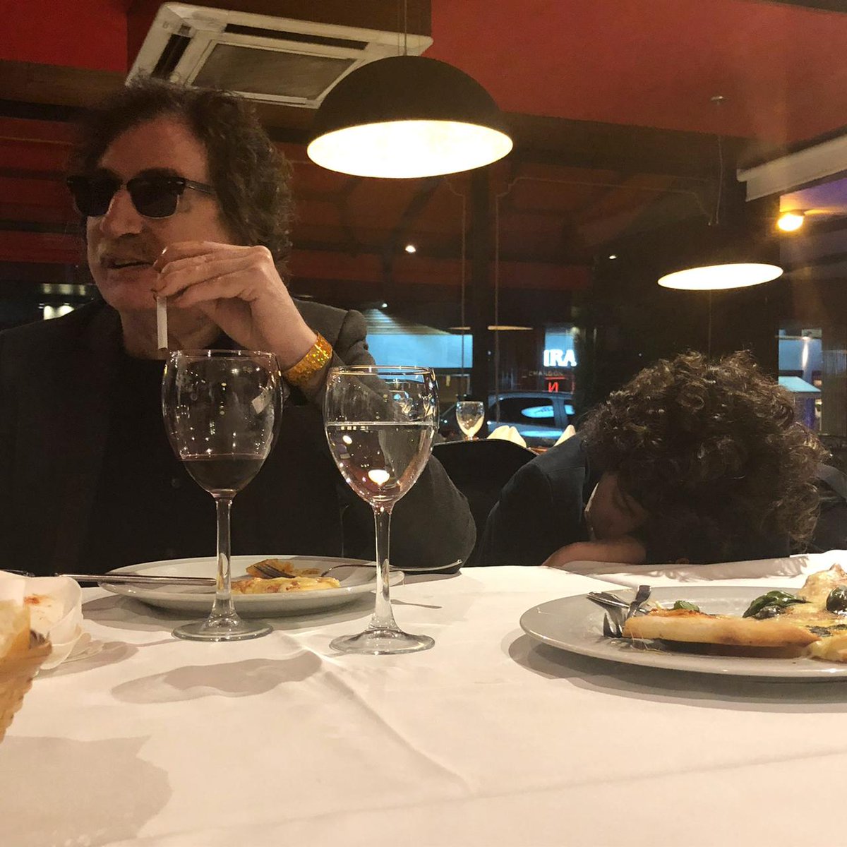 ivannoble's tweet photo. Mi hijo, la única persona en el país que se duerme mientras Charly cuenta anécdotas. https://t.co/zhg2urxJQ8