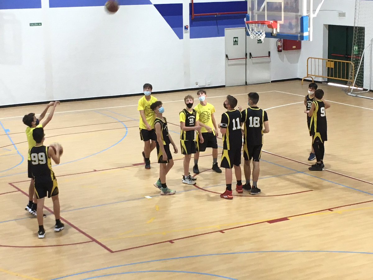 javi_mac71's tweet photo. En un rato @ParqueBasket va cbgriñon de @josepeluca1 #123parque🏀🏀🏀 https://t.co/VCxpXhfNG0