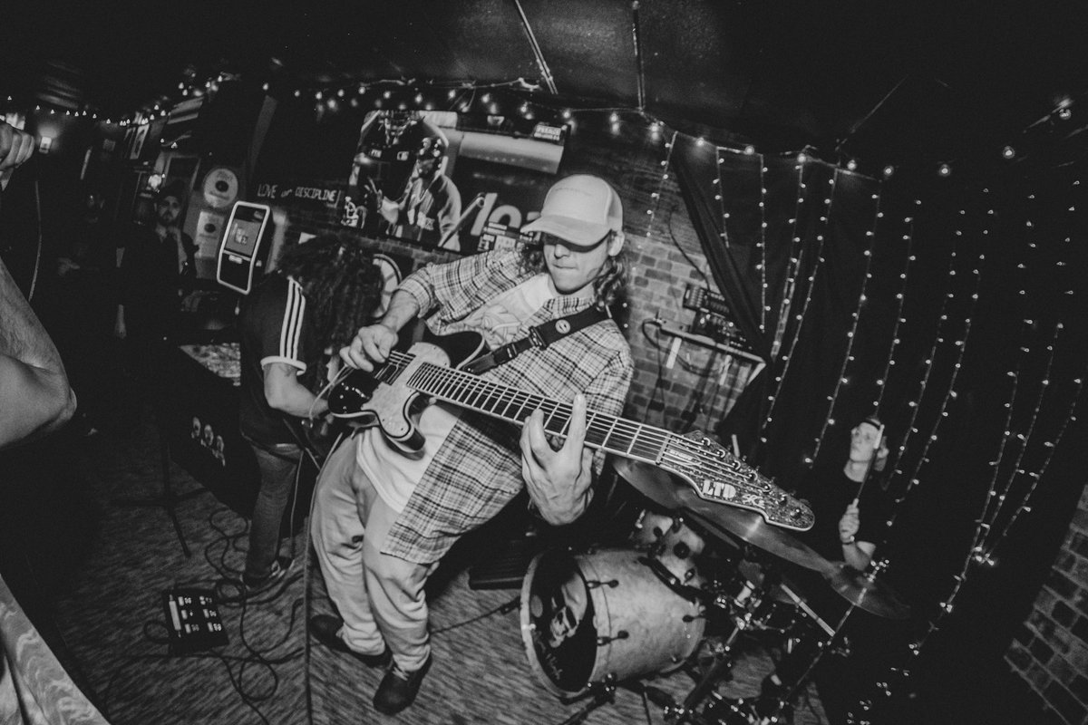 AimHigh803's tweet photo. #LOCALBANDFOREVER #ISTHISTIKTOK #HOWTOTWEET #TWITTERPUNK #WUT #BIGDRIP
๐ธ: @gingymayne https://t.co/ypEnPhfArz