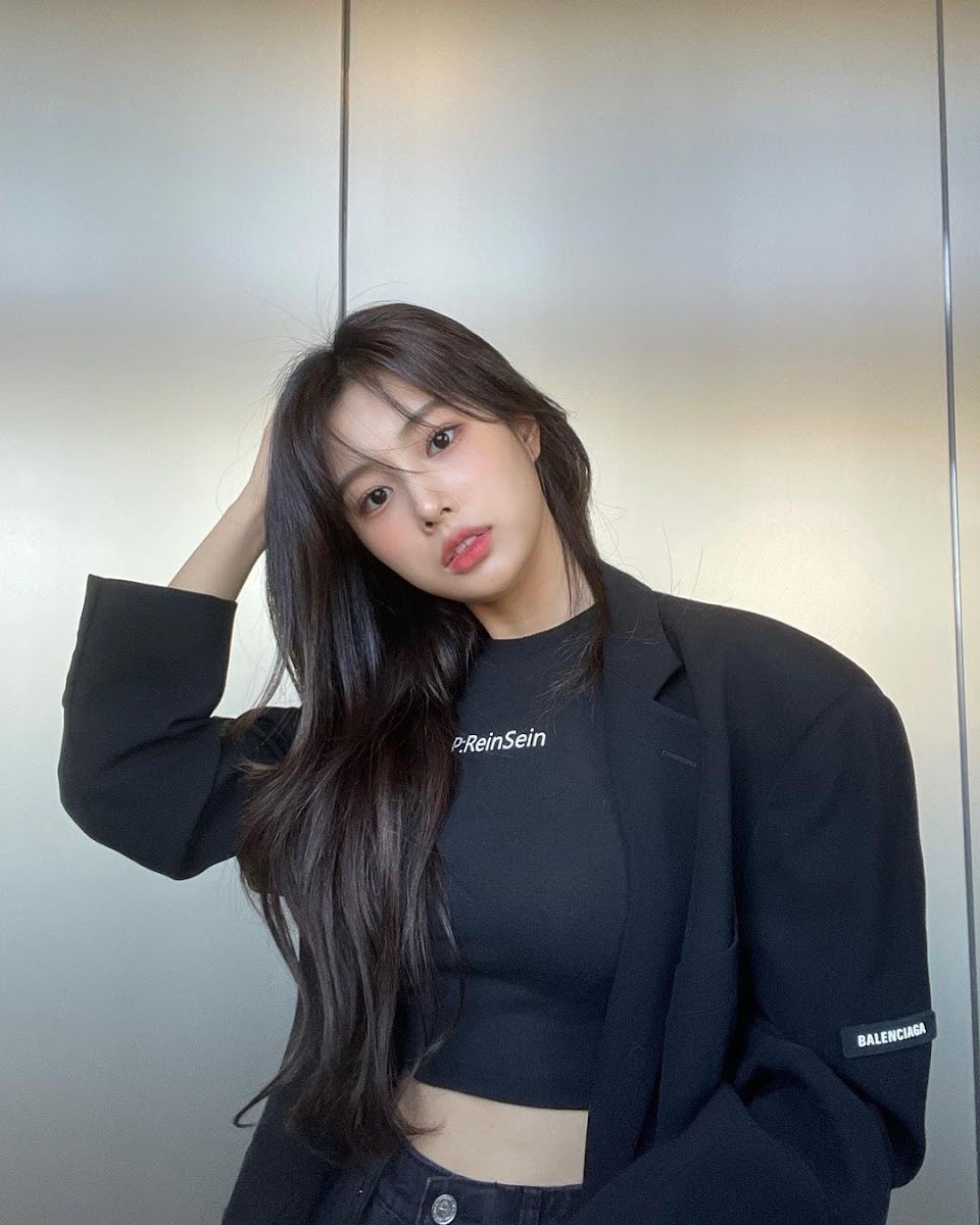 Hi aku xania
Aku newbie
Ayo jadi family / bestie aku

Mutualan ? Fb, rt and like
Fambest? Kuy dm saja
.
.
.
.
.
#roleplayerindonesia #roleplayer #roleplayeraccount #roleplayerindo #roleplayerkpop #moots #root