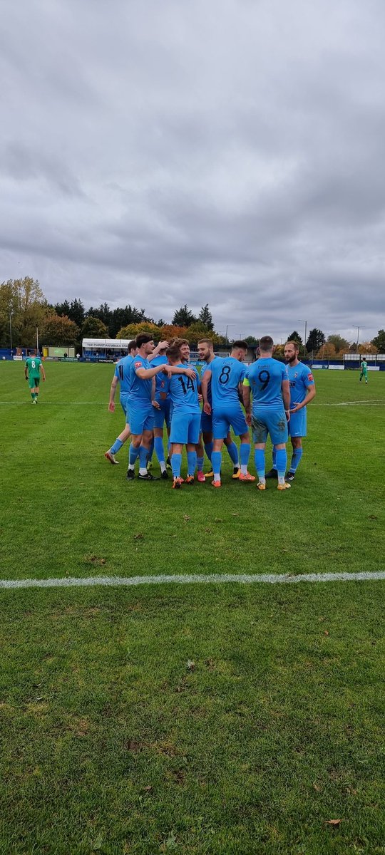 BrentwoodTownFC's tweet photo. Goal to The Blues fired home by Freddie Gard on his debut 👏 

💙 https://t.co/PPYpdTlTcY