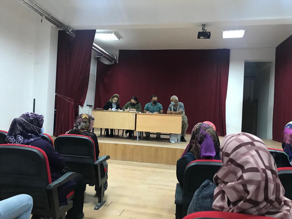 Okul Aile Birliği Kurul toplantımız gerçekleştirilerek yeni yönetimimiz belirlenmiştir.
Kurul'da oybirliğiyle alınan karar gereği tek tip giysi uygulamasına geçilmiştir. Belirlenen giysiler önceki yıllarda uygulana gelen renk ve modellerden oluşacaktır.<a href="/mugla_mem/">Muğla İl Millî Eğitim Müdürlüğü</a> <a href="/Seydikemer_MEM/">Seydikemer İlçe Milli Eğitim Müdürlüğü</a>