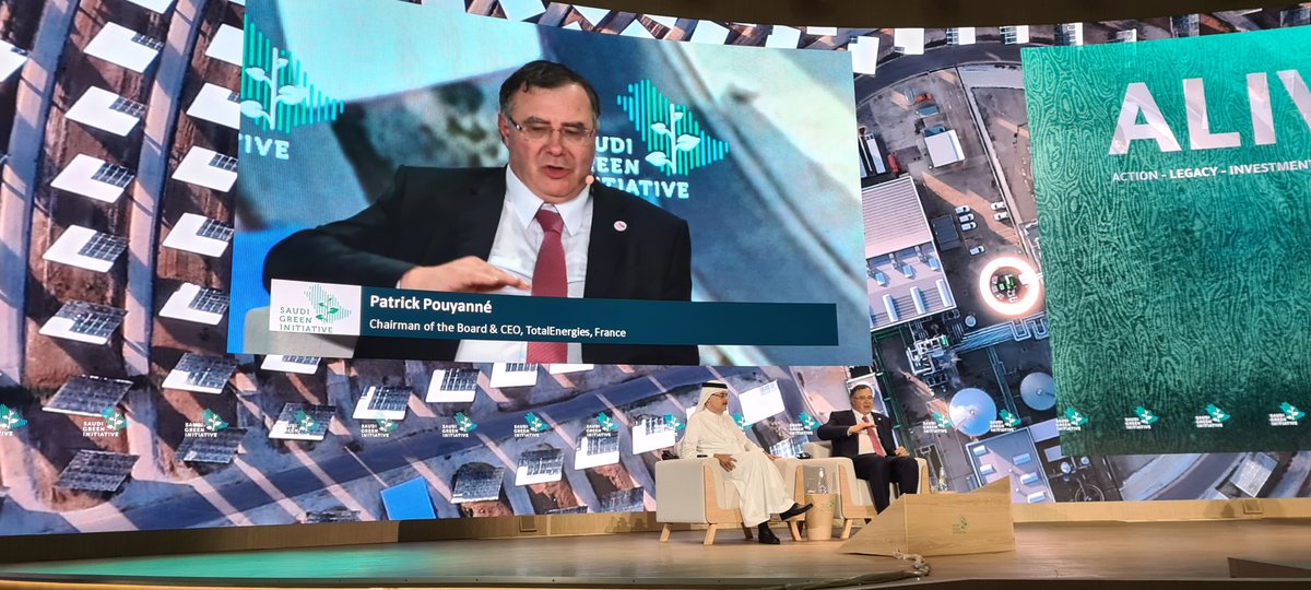 ludovic_pouille's tweet photo. في منتدى #مبادرة_السعودية_الخضراء في #الرياض، سعيد برؤية مشاركة فرنسية رفيعة المستوى مع المدير التنفيذي لشركة @TotalEnergies و المدية التنفيذي لشركة @airliquidegroup و المديرة التنفيذية لشركة #InterstellarLab. التميّز 🇫🇷 في مجال الطاقة والتنمية المستدامة.
🇸🇦🤝🇫🇷🌱 https://t.co/5QhsZxXy0O