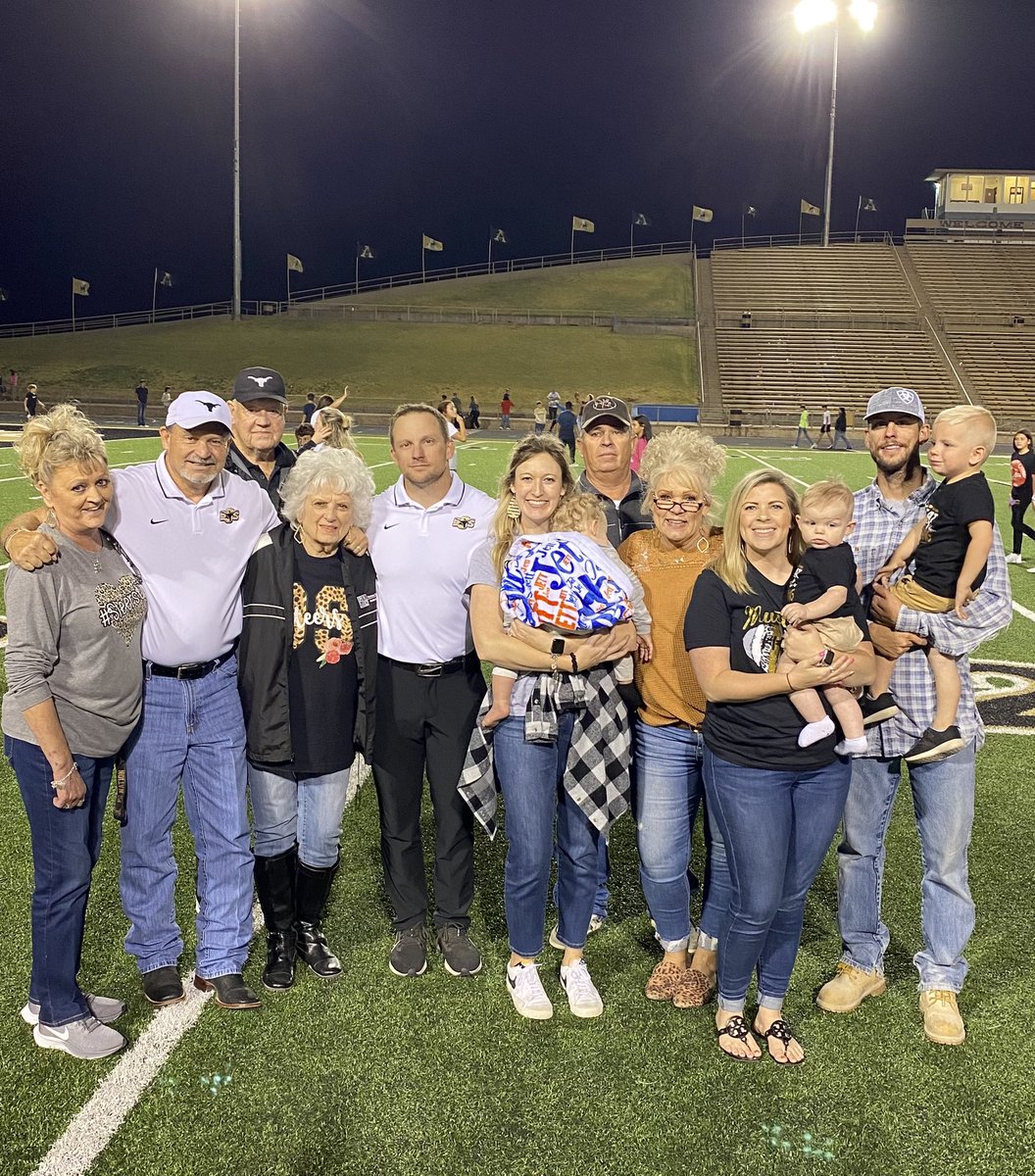 steerstrong's tweet photo. Family time is the BEST time! Especially after a huge win for our kids, parents, coaches, and community! Go Steers!🤘
#RTB2021 https://t.co/ZjxCtKIMT8