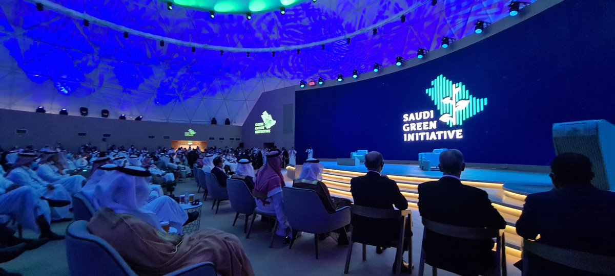 ludovic_pouille's tweet photo. في منتدى #مبادرة_السعودية_الخضراء في #الرياض، سعيد برؤية مشاركة فرنسية رفيعة المستوى مع المدير التنفيذي لشركة @TotalEnergies و المدية التنفيذي لشركة @airliquidegroup و المديرة التنفيذية لشركة #InterstellarLab. التميّز 🇫🇷 في مجال الطاقة والتنمية المستدامة.
🇸🇦🤝🇫🇷🌱 https://t.co/5QhsZxXy0O