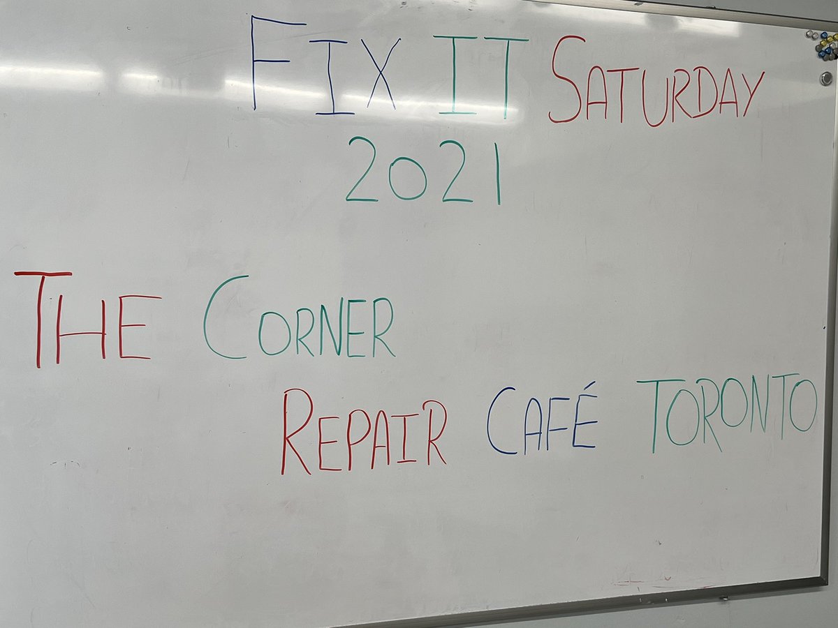 thecornersjt's tweet photo. Fall fix-it Saturday happening now at #TheCorner200. Bring your broken appliances, computers and bikes and get them fixed here. Thank you @RepairCafeTO #stjamestown #myhood #communitylove💜 #repair #shareandreuse #wastereductionweek https://t.co/fnBfEBkPVy