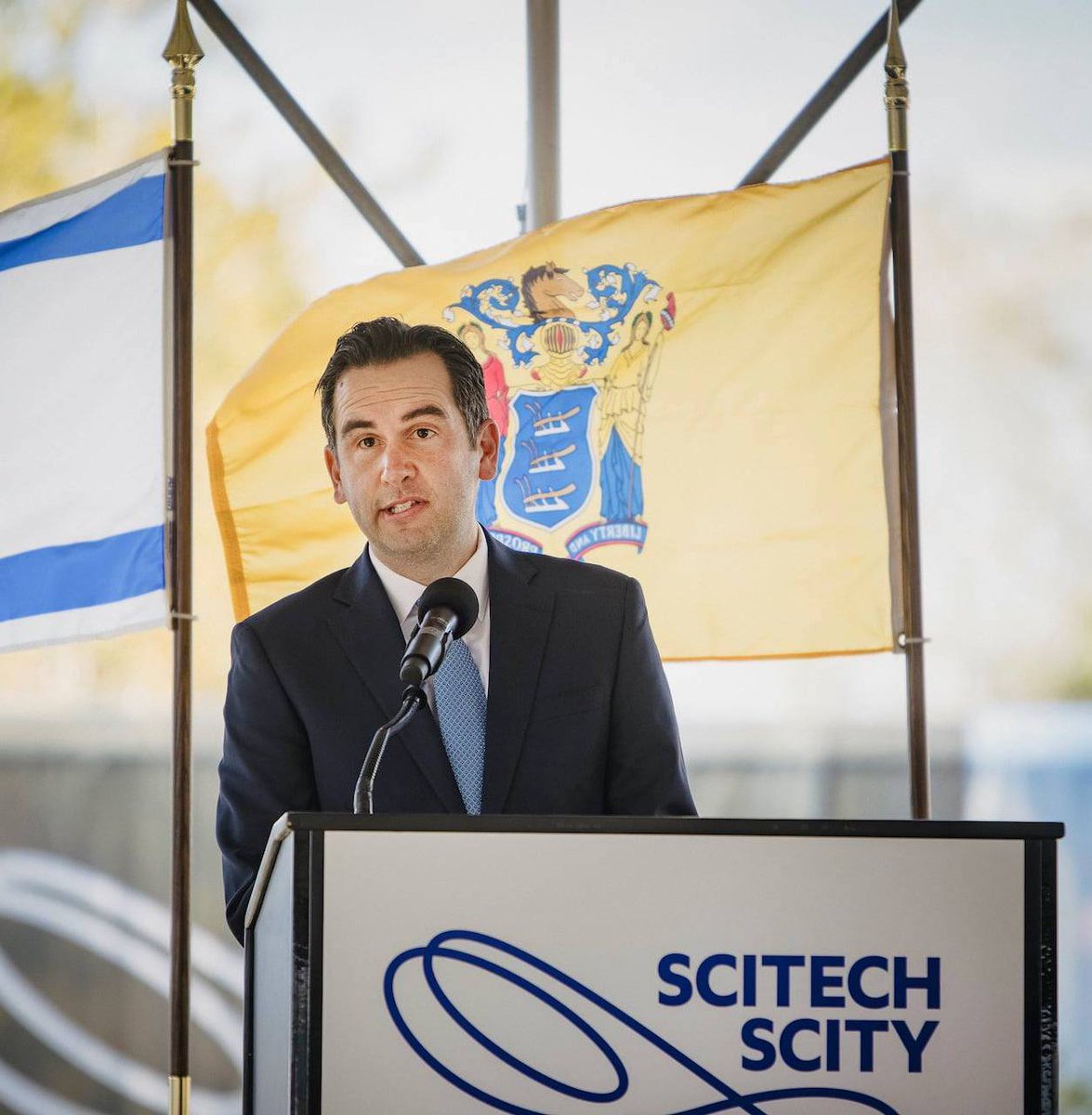LibertySciCtr's tweet photo. "This is a moment that will change Jersey City forever."

We were honored to have #JerseyCity Mayor @StevenFulop speak at the SciTech Scity groundbreaking yesterday! Thank you for your continued support of this amazing project. https://t.co/iDWiX67OQg

@JerseyCity #NJ #NewJersey https://t.co/VB4GDqK2Lw