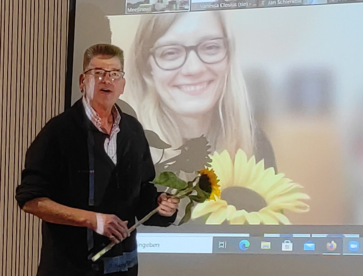 Großer Dank an <a href="/kathabeck/">Katharina Beck</a> und @JensParker für ihre top erfolgreichen Jahre als Spitzen des BAG SprecherInnen-Rats <a href="/Die_Gruenen/">BÜNDNIS 90/DIE GRÜNEN</a> ... und auf gehts für das neue Team aus Peter Dennebaum und <a href="/mibloq/">Miriam Block</a>
