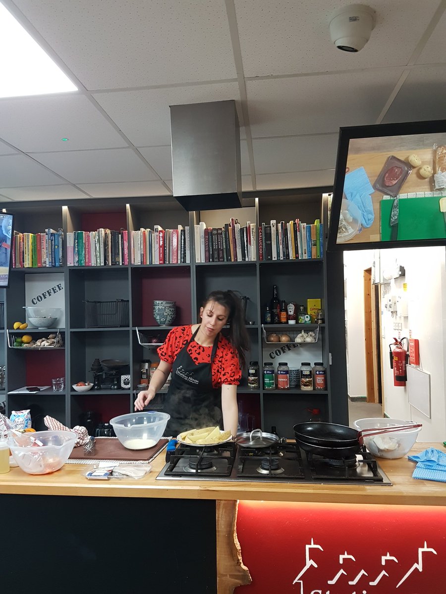 It's John VS. Jade! Nova VS. Nick! Its Kircudbright Food Festival's third ready steady cook. Bragging rights are on the line! Who will win? Stay tuned 😂
#KirkcudbrightFoodFestival