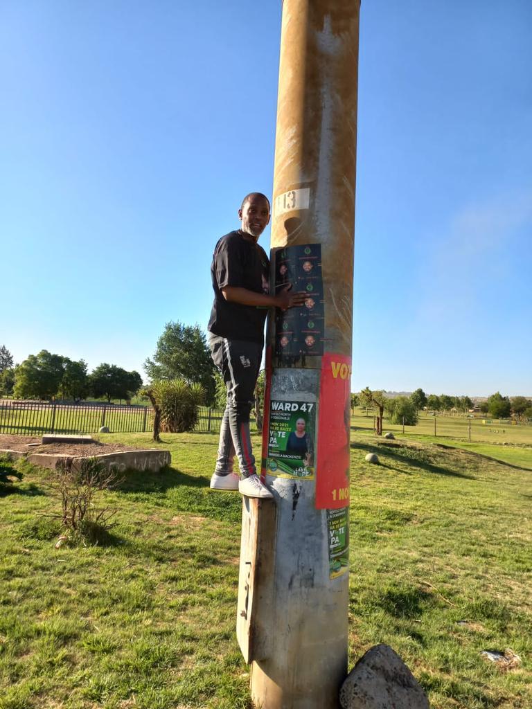 BLFmembers's tweet photo. BLF Comrades in Ward 47. The struggle Continues.✊🏿

#VoteBLF
#LGE2021
#VoteForYourLife https://t.co/csUsVxf0mJ