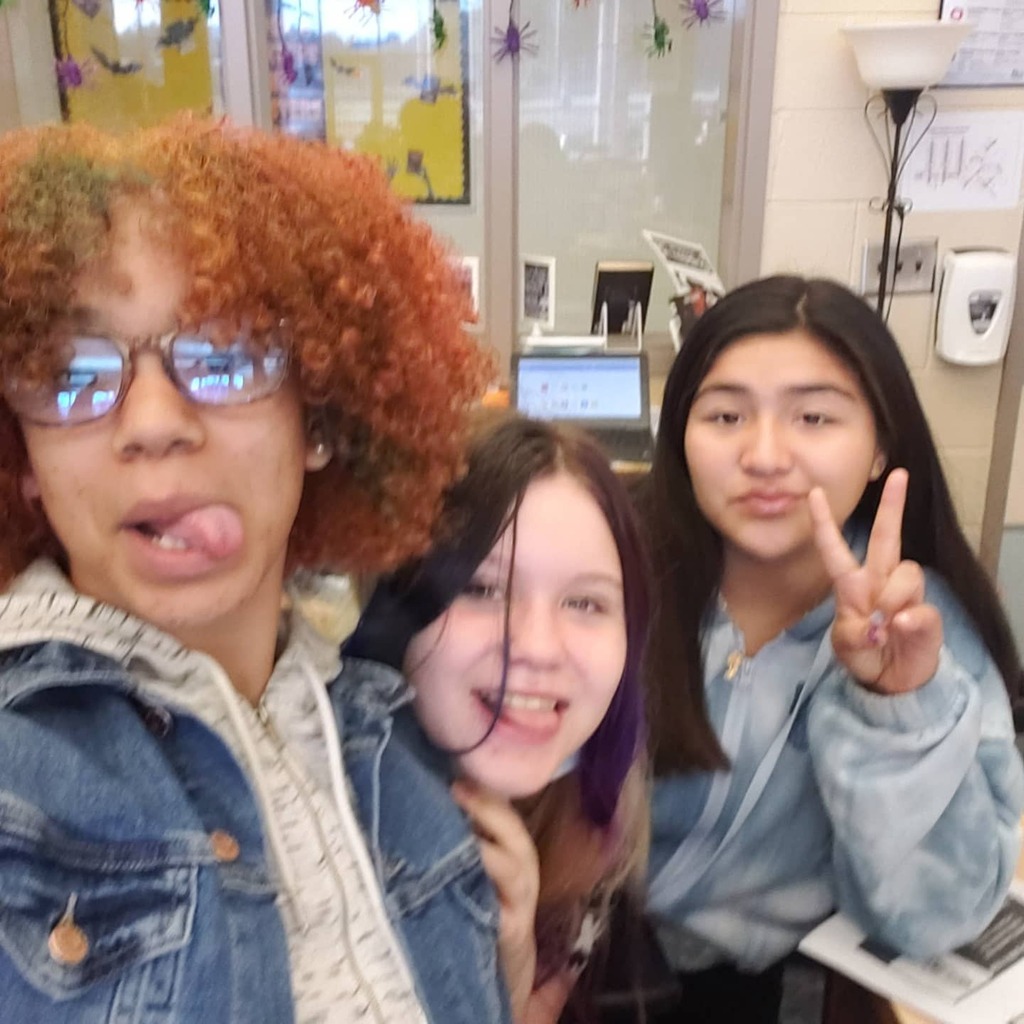 When you leave your phone unattended!  These are sone of my morning announcements crew. I love them to pieces. 
#LorisLionsRead instagr.am/p/CVX-xwQgtmU/