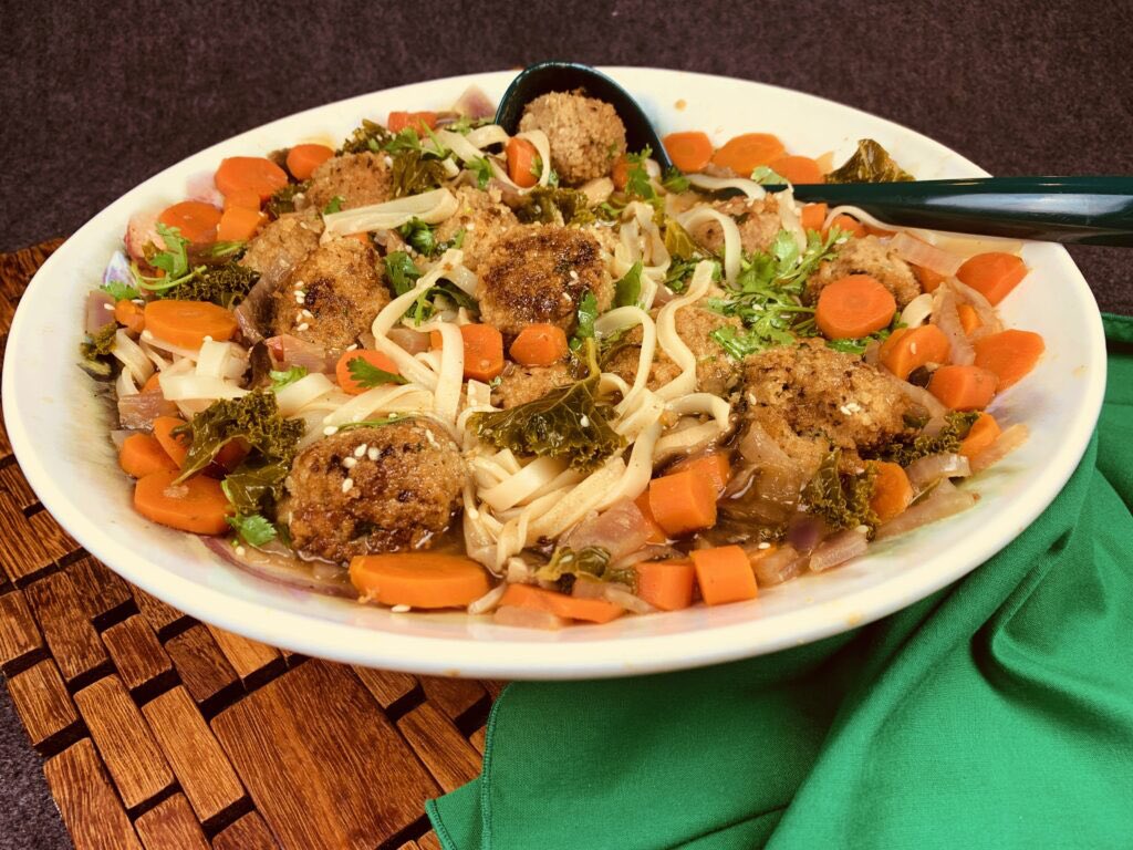 GGoodtaste's tweet photo. Good day all! We’re featuring Asian Meatball Soup Bowl. It is a make-ahead recipe inspired by a #DorieGreenspan #EverydayDorie recipe, featuring ground turkey flavored with a moist garlic, ginger panade -
find our version of the #recipe ➡️ https://t.co/ZLvXciWKRj #recipes https://t.co/m7ZR1el03m