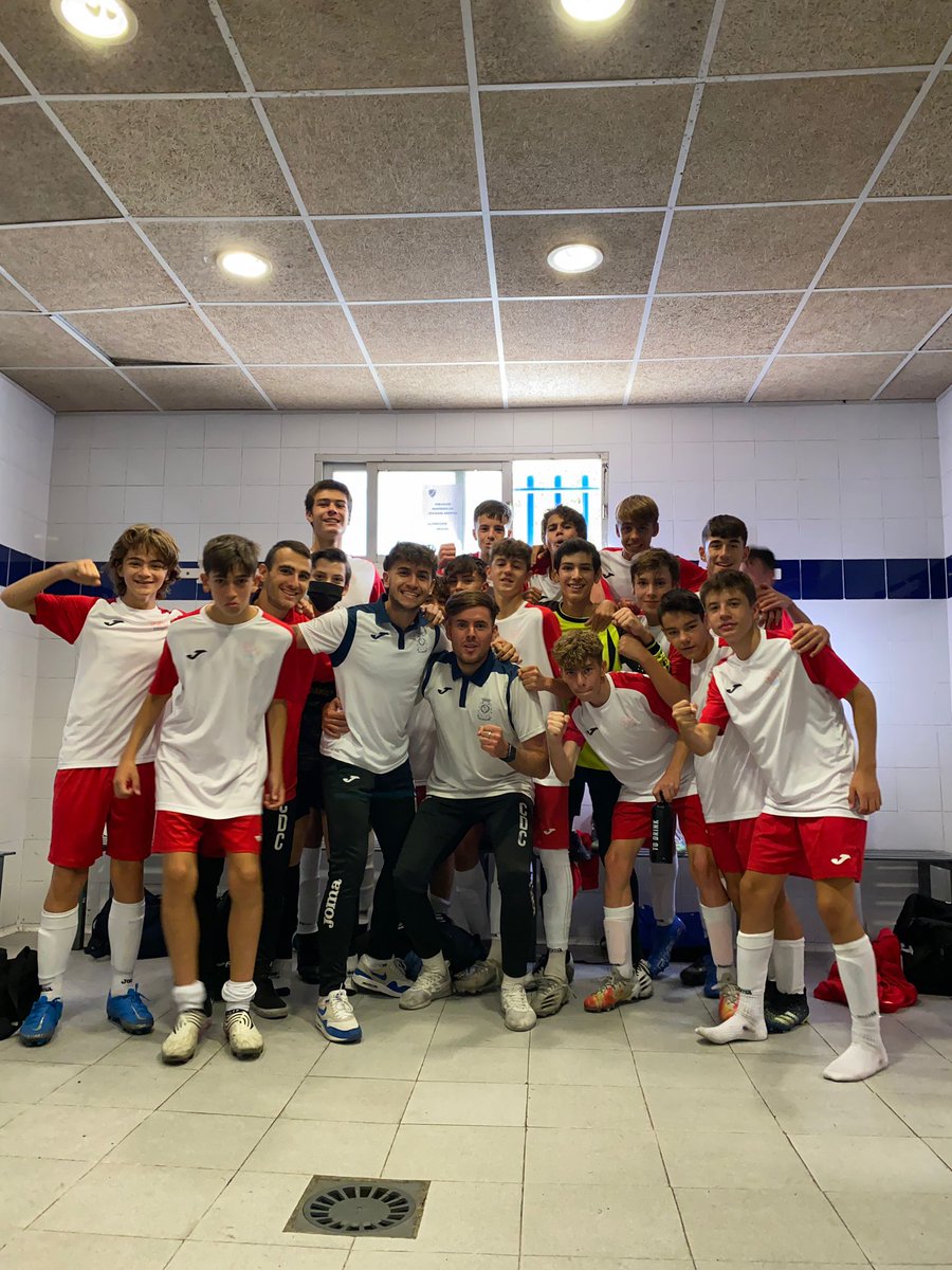 CD_Coslada's tweet photo. Infantil A- Gran victoria de los de Pacheco que les permite seguir en los primeros puestos.
A.D.Torrejon "B"  0 - C.D.COSLADA  3
#VamosCoslada
⚽️⚽️⚽️ https://t.co/7GSY0oA4fN