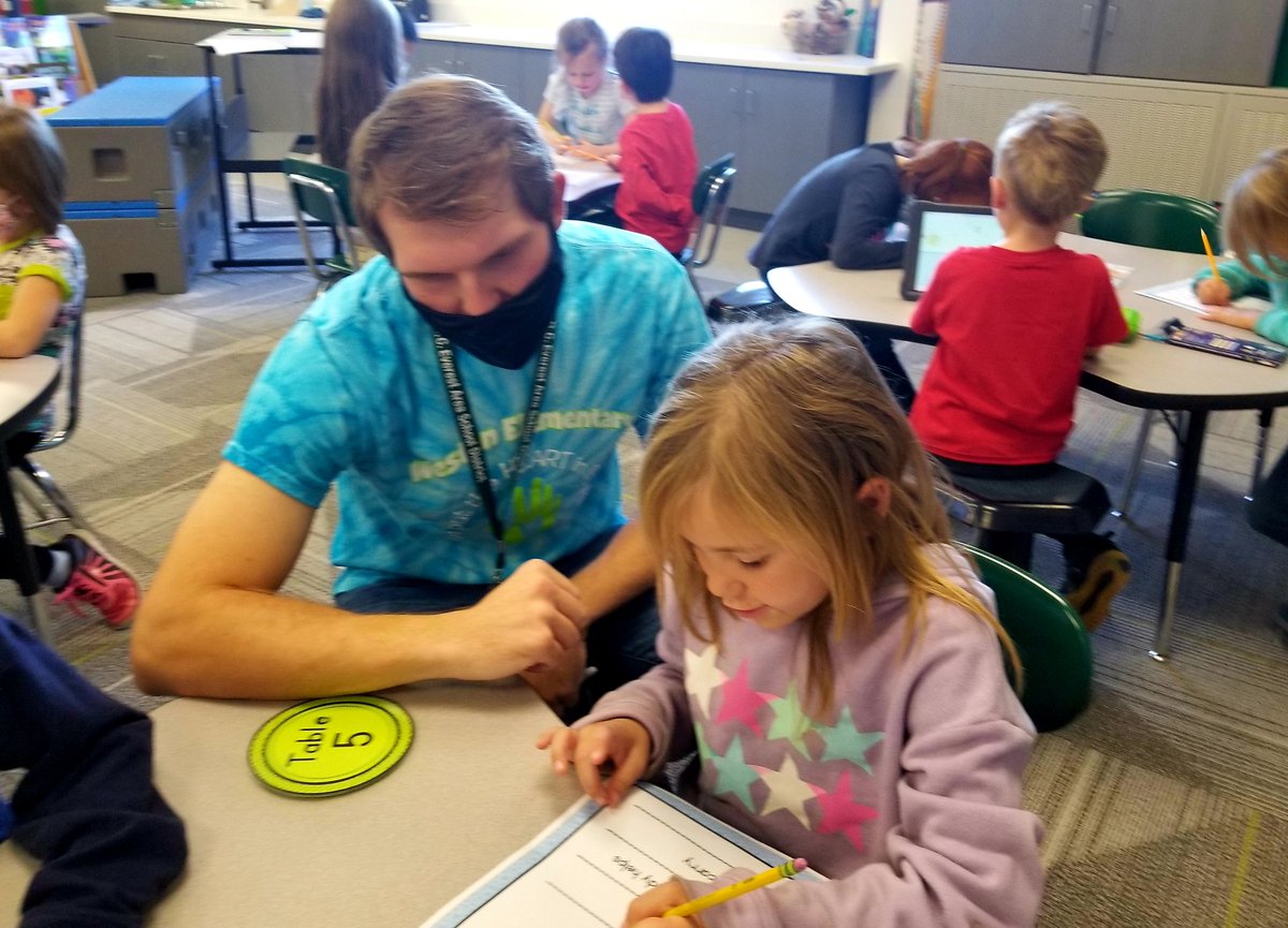 LynnBurzinski's tweet image. It's such a blessing to be able to work with and mentor students at the high school and college level! Our future is looking bright with these two! Miss Angel is part of the Teachers Change Lives class. Mr. Kirsch is our 1st grade intern. #EverestPride #WestonPride