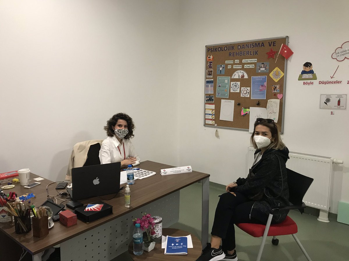 2021-2022 Eğitim Öğretim Yılı, 5. Sınıf bireysel veli toplantımız, velilerimizin yoğun katılımıyla gerçekleşti. Katılım sağlayan tüm velilerimize çok teşekkür ederiz.
#bahcesehirkolejitemakampüsü 
<a href="/bk_atakenttema/">Bahçeşehir Koleji Atakent Tema Kampüsü</a> <a href="/ozceylan_m/">M.ERTUĞRUL ÖZCEYLAN</a>