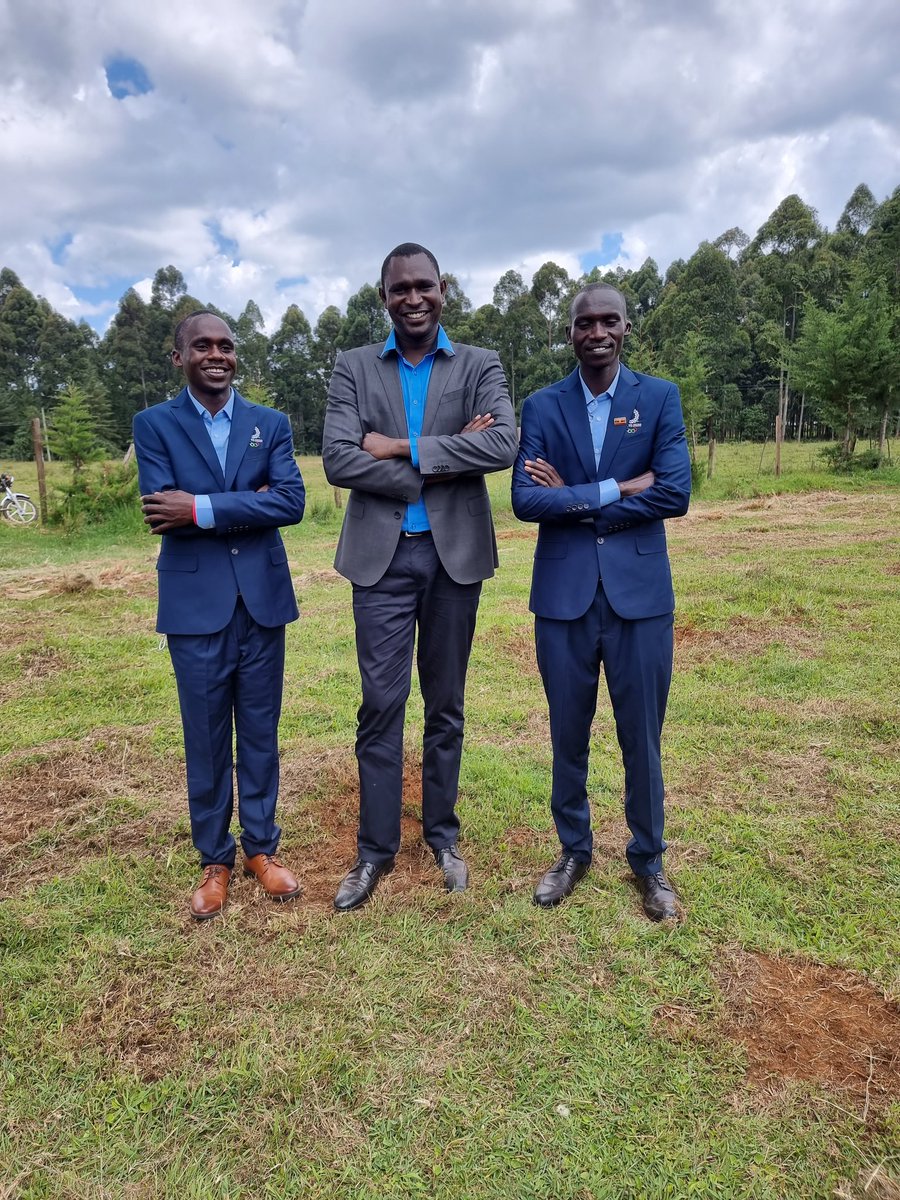 rudishadavid's tweet photo. With our brothers @joshuacheptege1 And Jacob Kiplimo from Uganda 🇺🇬   they came all the way to condole with the family and friends of our fallen heroine Agnes Tirop. https://t.co/A12aExRQM8 https://t.co/1KTgruAL8y