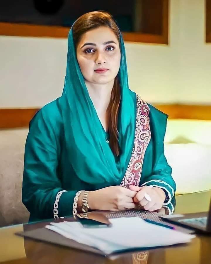 Sindhi_people's tweet photo. اي عورت
مون پاڻ کي تو منجھان ئي تخليق ٿيندي ڏٺو آ
جيڪڏهن تون نه هجين ها ته
هيءَ سڄي ڪائنات سُڃي ۽ سنڍ هجي ها

اياز امر شيخ https://t.co/UGAZHjGeyg