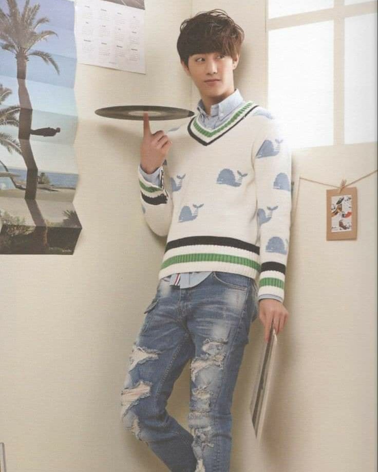 tuanyienxciii's tweet photo. When he was young, Brother Mark was really handsome and cute. ❤️

#MarkTuan #GOT7 #段宜恩 #마크투안 #갓세븐 @marktuan @GOT7Official https://t.co/3LNiqvevkw