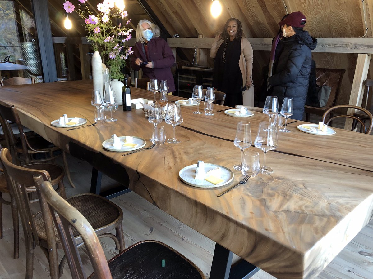 Scanlon_Leslie's tweet photo. We spent the afternoon visiting #WinnicaKamilBarczentewicz. While a young vineyard, the wines are excellent and @kbarczentewicz’s plans for the future even better. Local bread and cheese and a visit to the vines…👍 🍷 🍇 @lubelskietravel @MPTNZ #DiplomaticAdventures #Mielzynski https://t.co/9Hba1VRasl