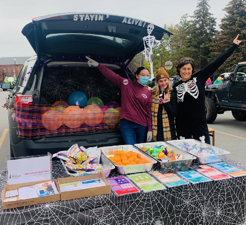 drsarahminer's tweet photo. Way to go @FisherNursing students working with the Golisano Autism Center for Trunk or Treat Healthy Eating!!! https://t.co/O3Tzs9XhpL
