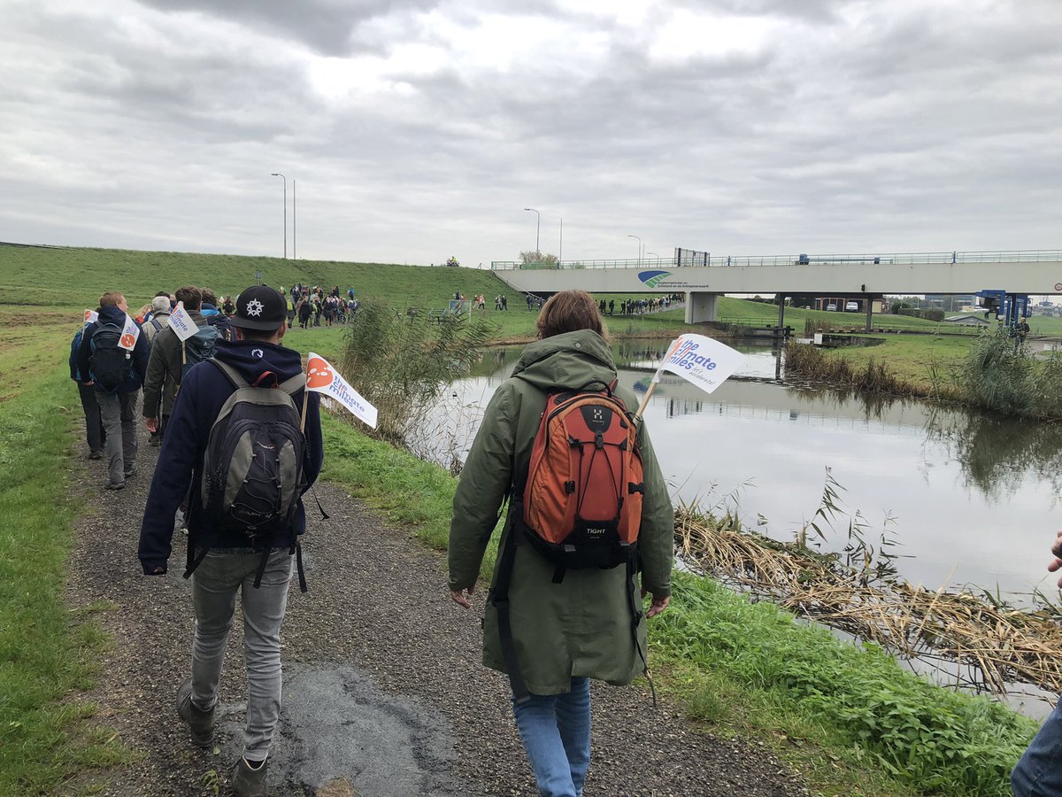 jaapreijm's tweet photo. Veel leuke gesprekken gehad met mensen van divers pluimage over hun drijfveren om mee te wandelen en ze ook iets te vertellen over de bijzondere plekken in .@Zuidplas #climatemiles #hhsk #waterbeheer #windlust https://t.co/uRJgyDFbJx