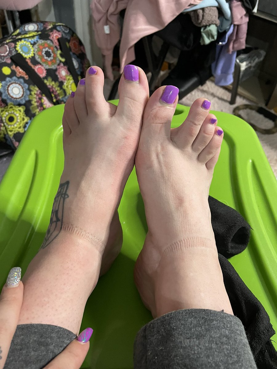 DaddyxxxKara's tweet photo. I need a pedicure, who’s sending for it? 

You get to pick the color and will receive a 1 min vid of the process!💦

Findom Femdom Paypig Cashpig Footfetish Feet Footfreak Footworship https://t.co/F0k78oEPIX