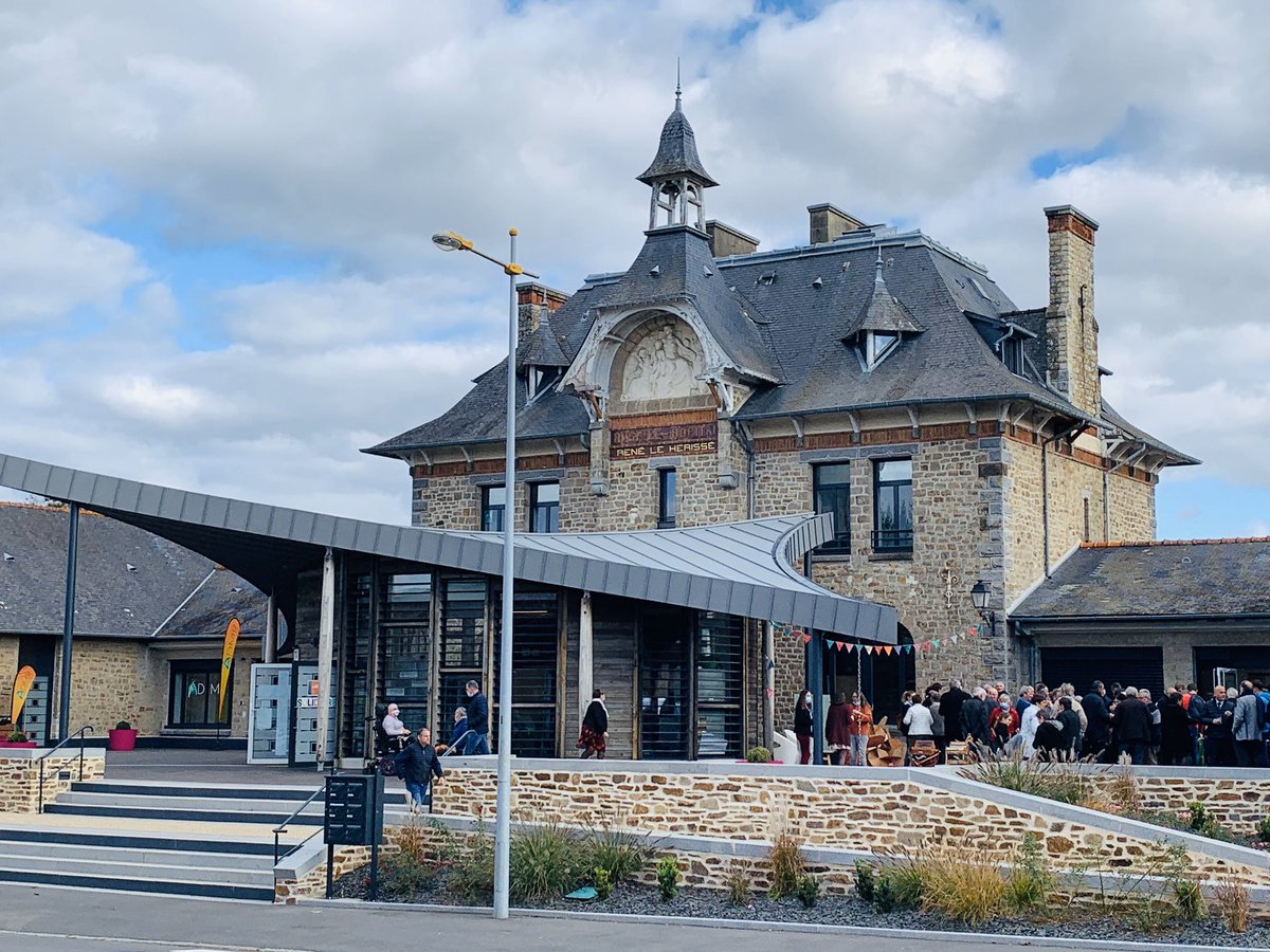 Aymdegouvion's tweet photo. Inauguration du Pôle social #Antrain #ValCouesnon à l’invitation @emmanuelhoudus, maire,
en présence de nombreux élus @ThierryBenoit, @Domdelegge. Satisfaction de voir le territoire doté d’une infrastructure qui regroupe, les services communautaires, #lesrestosducoeur, #ADMR https://t.co/kAiZIEpNOE