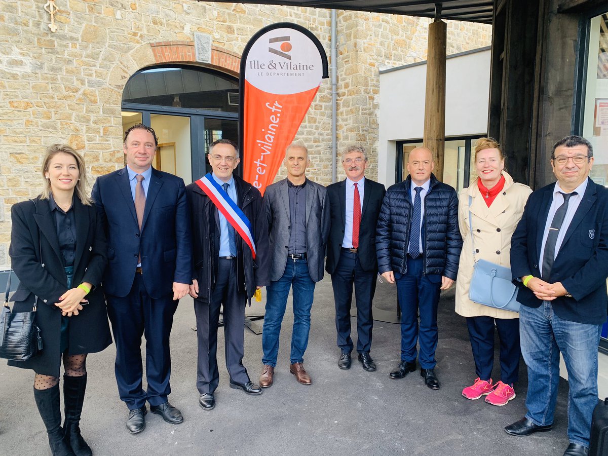 Aymdegouvion's tweet photo. Inauguration du Pôle social #Antrain #ValCouesnon à l’invitation @emmanuelhoudus, maire,
en présence de nombreux élus @ThierryBenoit, @Domdelegge. Satisfaction de voir le territoire doté d’une infrastructure qui regroupe, les services communautaires, #lesrestosducoeur, #ADMR https://t.co/kAiZIEpNOE